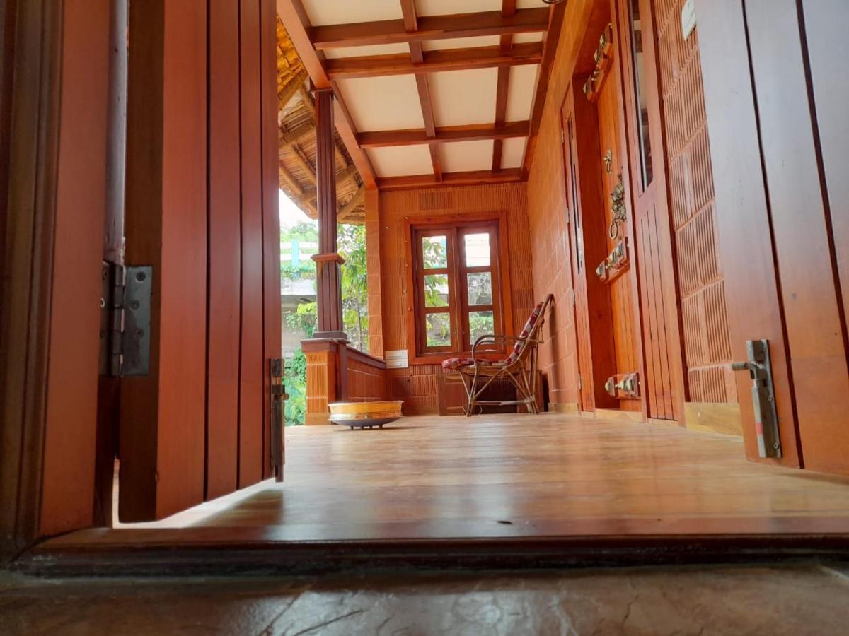 Little Chembaka Guest House Kumarakom Exterior photo