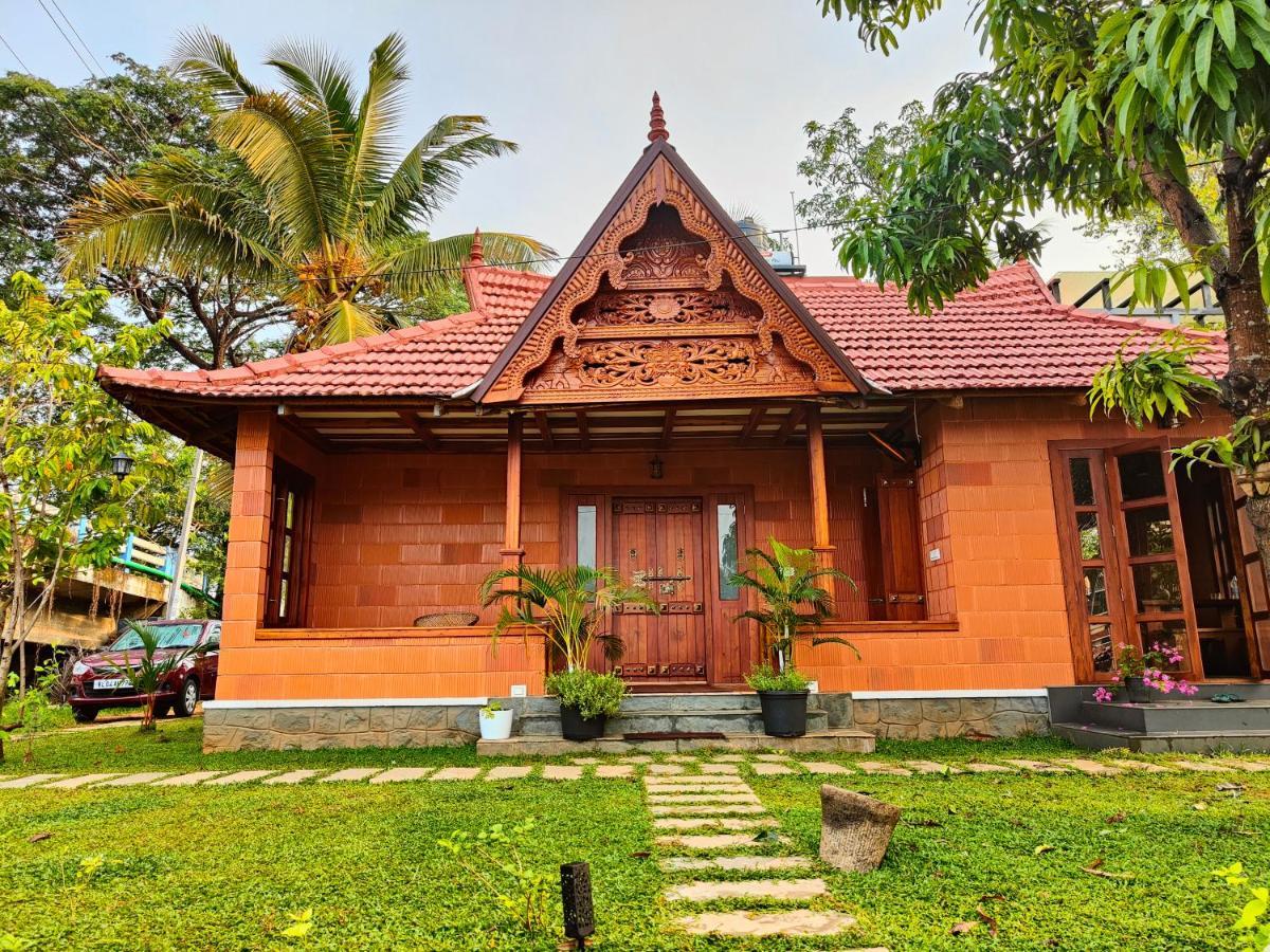 Little Chembaka Guest House Kumarakom Exterior photo