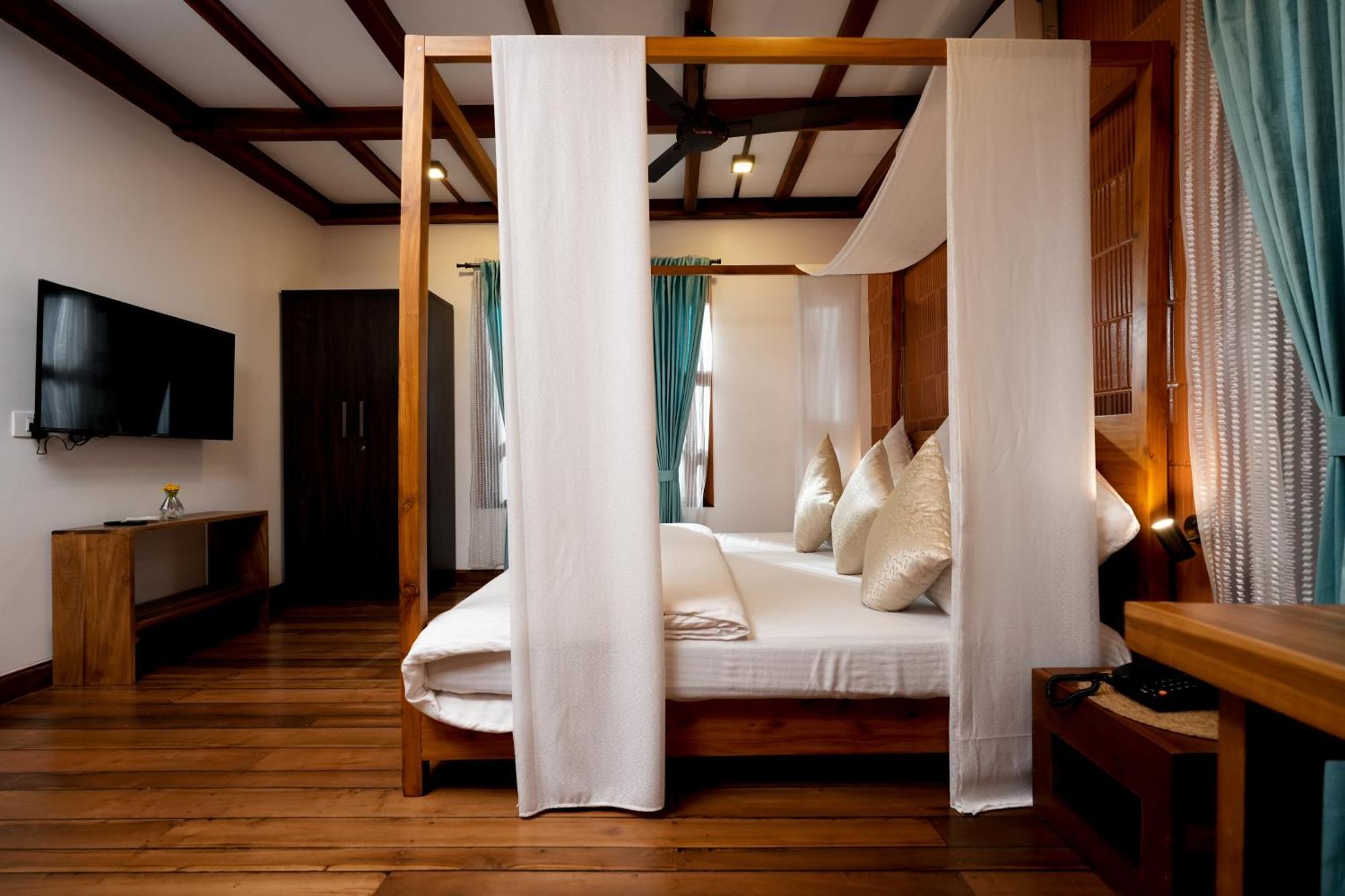 Little Chembaka Guest House Kumarakom Exterior photo