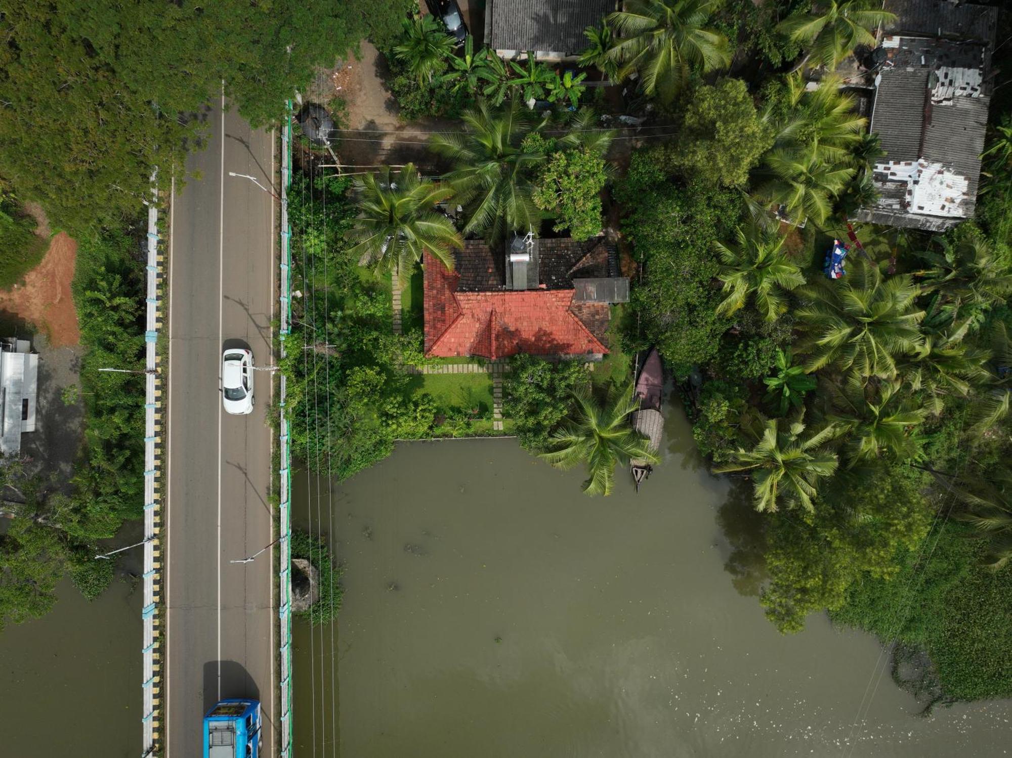 Little Chembaka Guest House Kumarakom Exterior photo