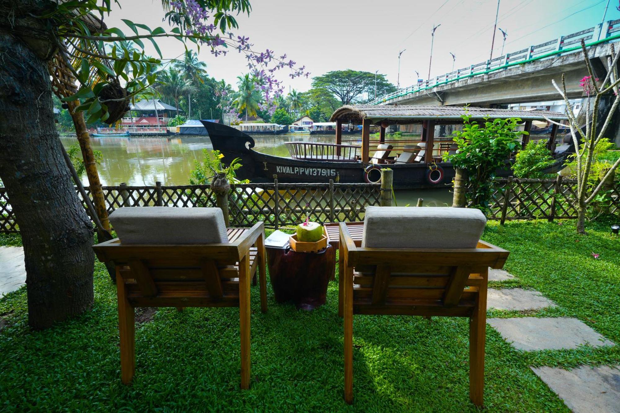 Little Chembaka Guest House Kumarakom Exterior photo