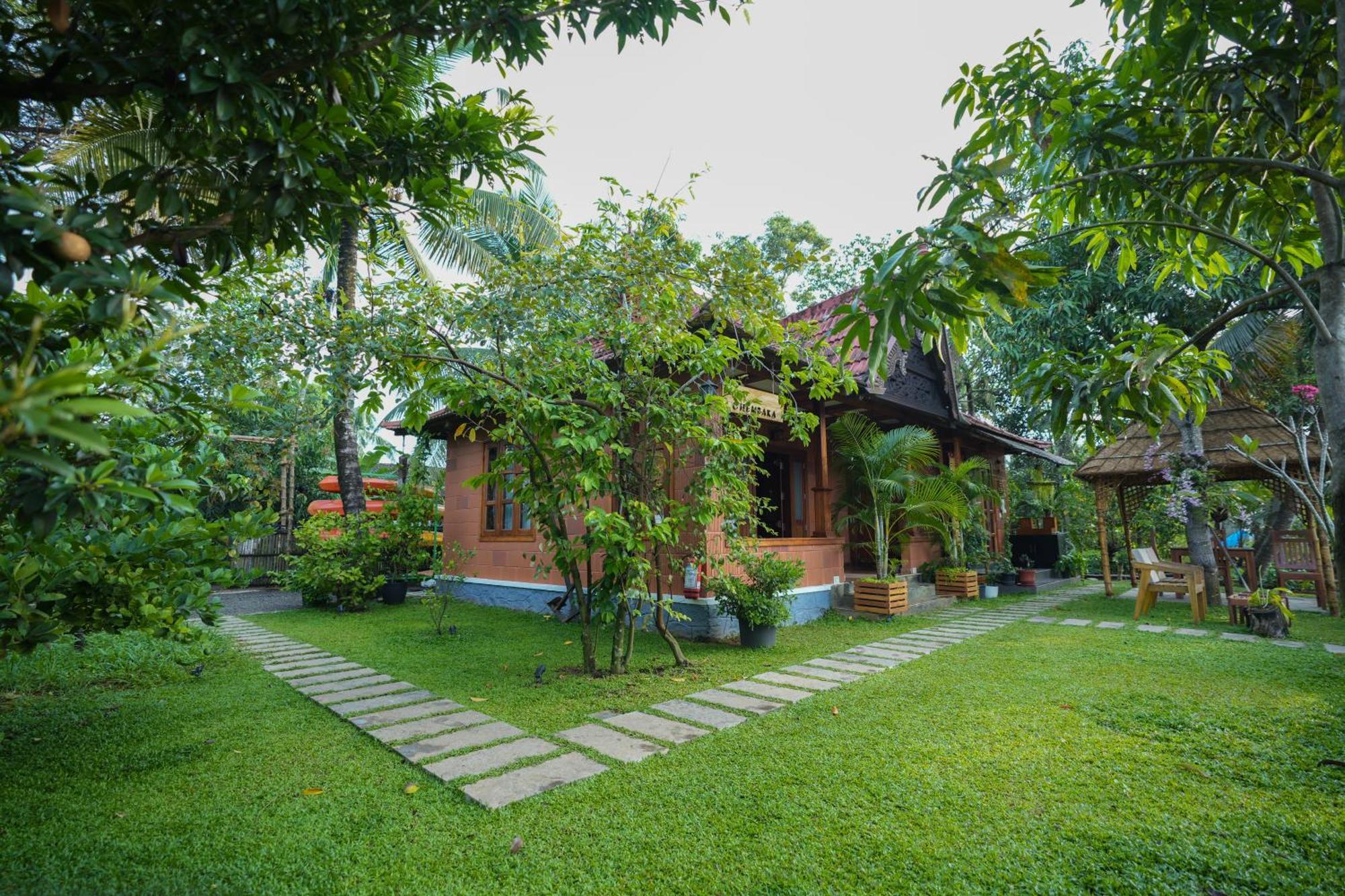 Little Chembaka Guest House Kumarakom Exterior photo