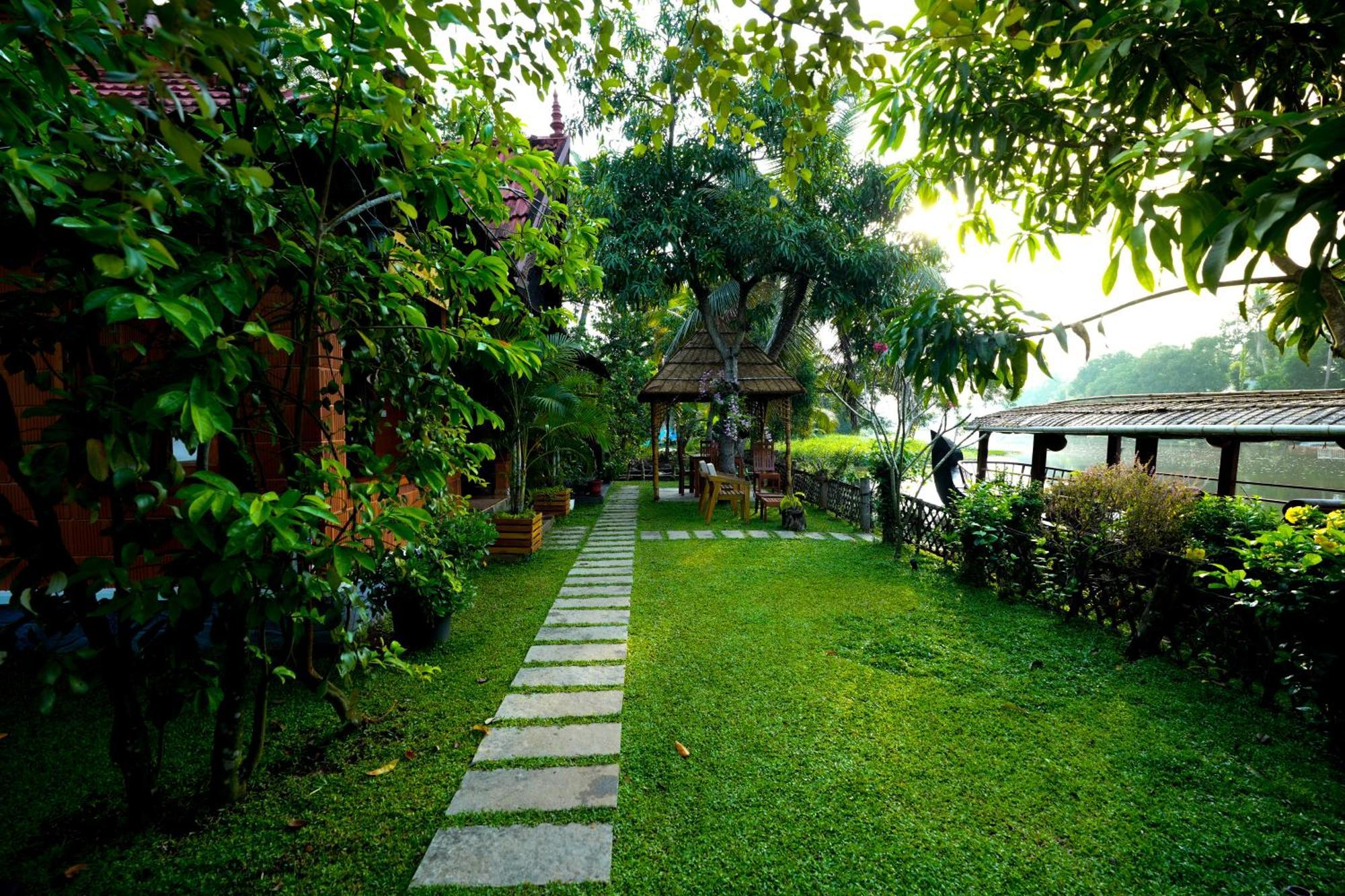 Little Chembaka Guest House Kumarakom Exterior photo